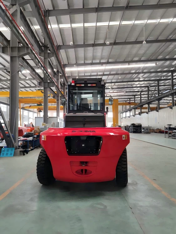 13.5t Electric Forklift3